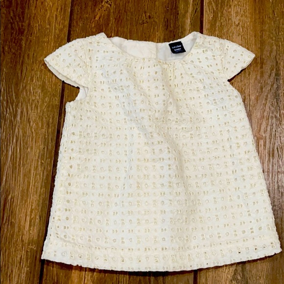 Like New! Gap Ivory Top with Button Detail size 2t - Picture 1 of 4